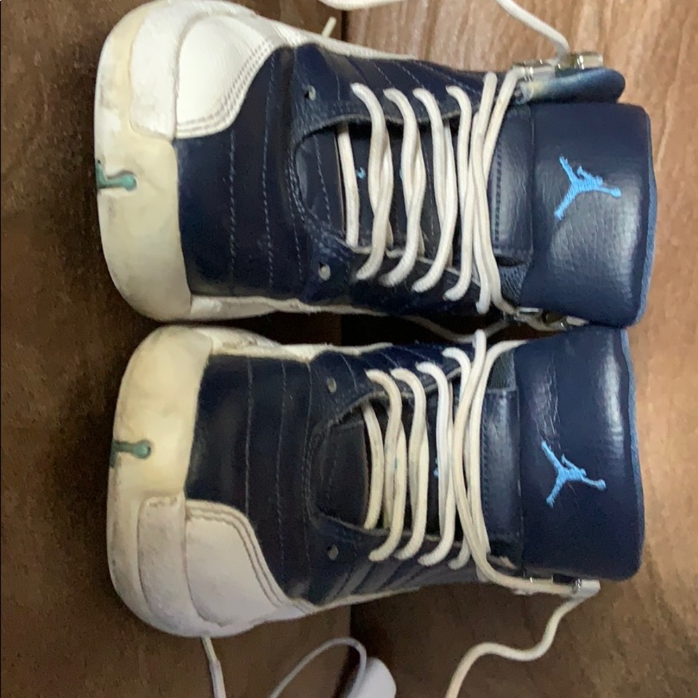 Jordan 12s size 5/5